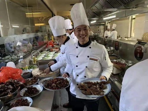 年味浓，温情更浓 用暖心服务点亮每一场年会